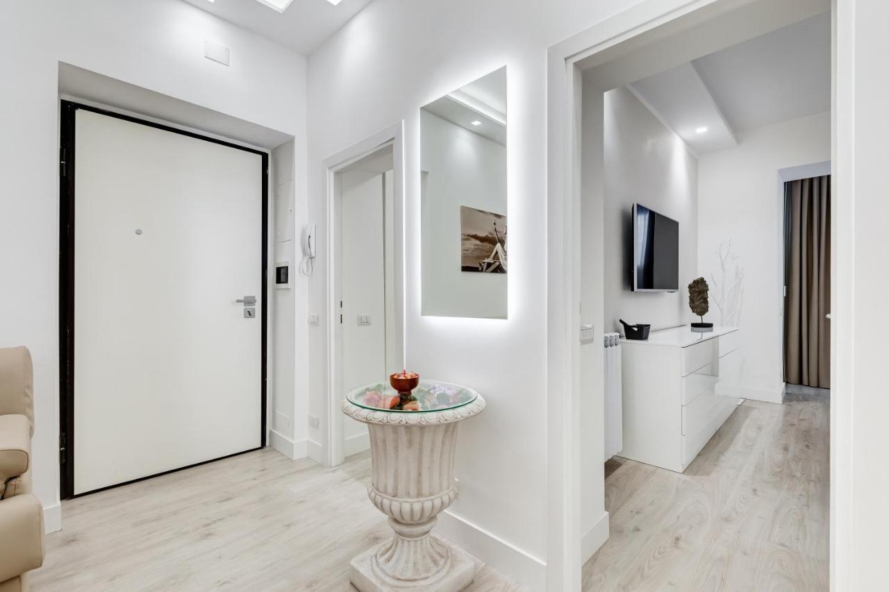 Bmga L The White Crown In Testaccio * Roma