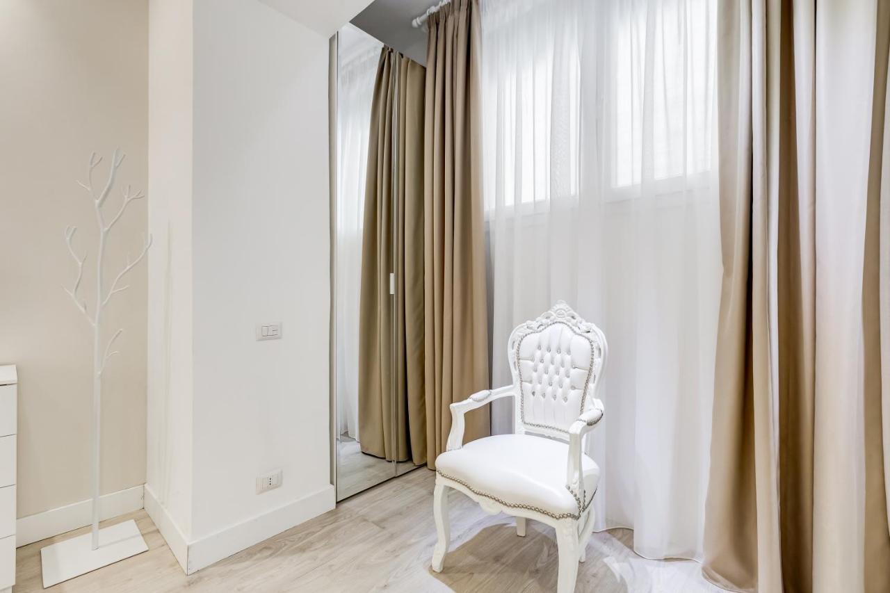 Bmga L The White Crown In Testaccio Rom